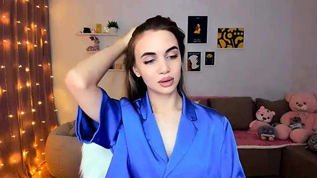 aPieceOfJoy online show from December 19, 2024, 9:06 pm