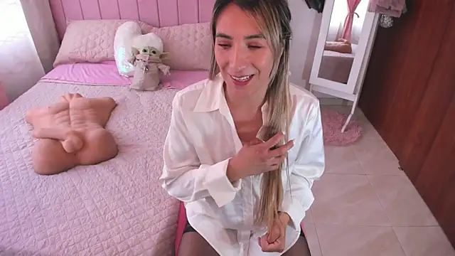 whitneyhot online show from February 27, 2025, 5:36 pm