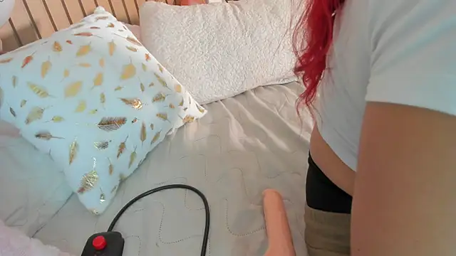 Karlagonzales  online show from April 19, 2026, 10:58 am