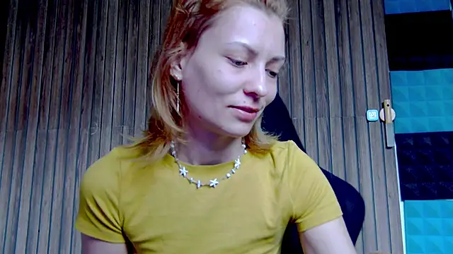 karo123421 online show from March 17, 2025, 9:33 am