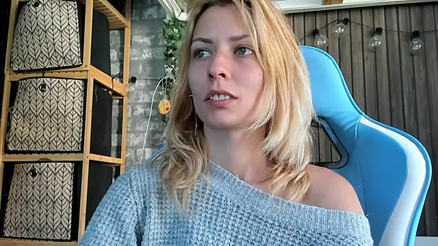 karo123421 online show from September 18, 2025, 9:44 am