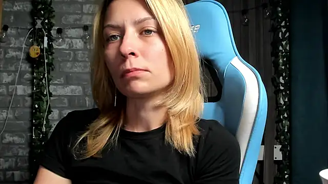 karo123421 online show from September 20, 2025, 7:37 pm