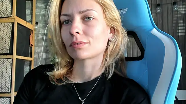 karo123421 online show from September 21, 2025, 7:43 am