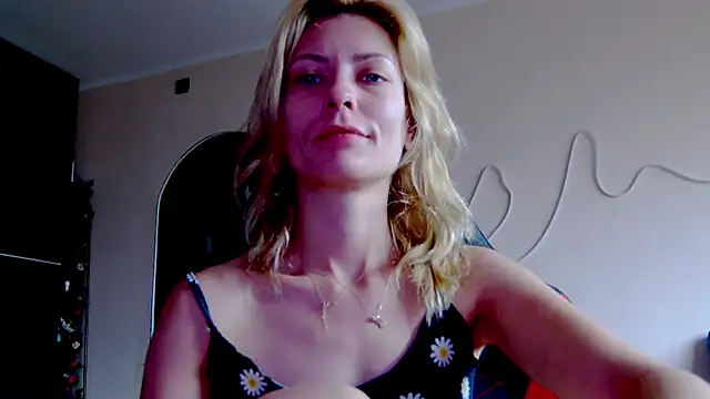 karo123421 online show from October 12, 2025, 8:35 am