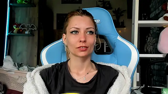 karo123421 online show from March 16, 2026, 5:44 am