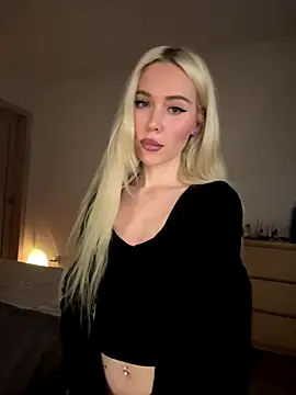 xDinnax online show from December 15, 2025, 3:49 pm