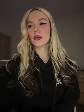 xDinnax online show from April 18, 2026, 7:18 pm