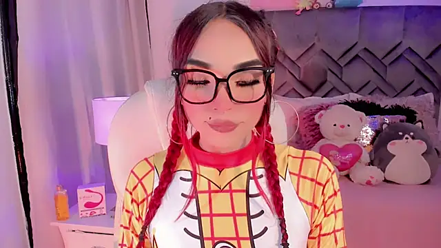 LeyXandrabraz online show from February 7, 2025, 9:48 pm