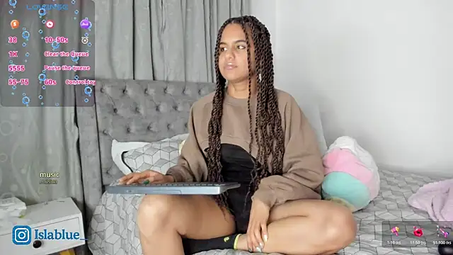 Kianna   online show from November 5, 2025, 4:56 am