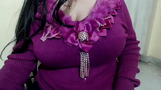 Snapshot of HOT_CHILLY chatting on February 27, 2025, 4:32 pm HOT CHILLY online show from February 27, 2025, 4:32 pm