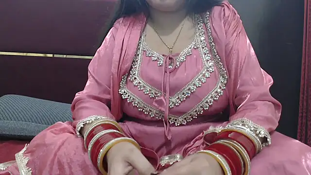 Snapshot of HOT_CHILLY chatting on April 9, 2026, 6:52 am HOT CHILLY online show from April 9, 2026, 6:52 am