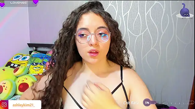 AshleyKim  online show from February 10, 2025, 11:45 pm