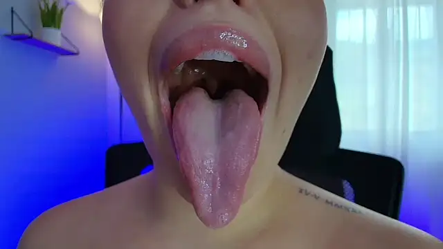 lisbet21x online show from January 28, 2025, 7:32 pm