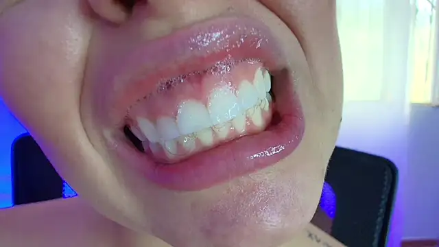 lisbet21x online show from February 14, 2025, 10:14 pm