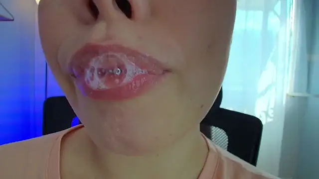 lisbet21x online show from March 8, 2025, 2:19 pm