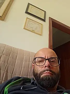 Dolceporco19 online show from October 19, 2025, 1:12 pm