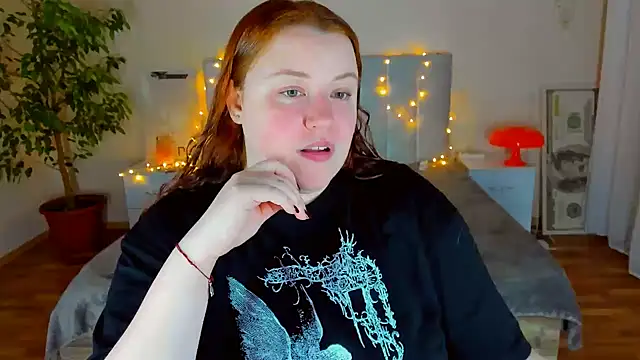 PolinaSalvatore online show from February 17, 2026, 6:36 pm