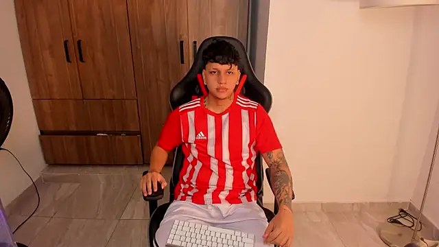 Jake simons online show from October 13, 2025, 2:33 am