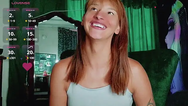Snapshot of Summer_XO chatting on May 23, 2026, 5:39 pm Summer XO online show from May 23, 2026, 5:39 pm
