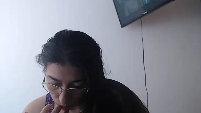 andreaisis2 online show from May 16, 2026, 6:17 pm
