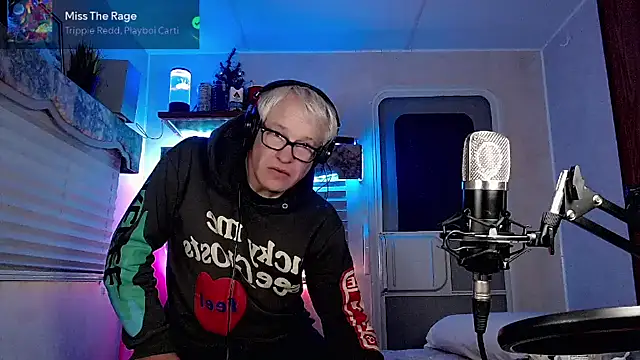 Snarfle82 online show from March 11, 2025, 2:29 pm