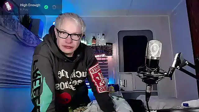 Snarfle82 online show from March 12, 2025, 5:46 am