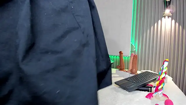 Zafiiraa online show from February 13, 2025, 2:42 pm