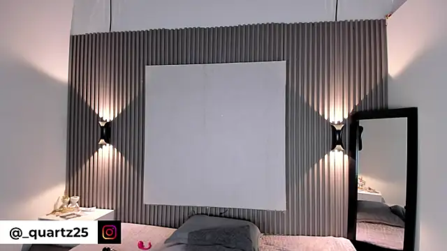 Zafiiraa online show from April 18, 2026, 3:43 am