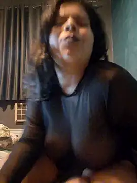 niCuNin online show from October 14, 2025, 4:02 am