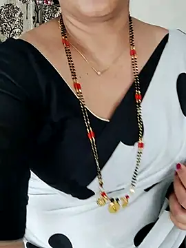 Indian desi wife online show from April 4, 2026, 5:54 pm