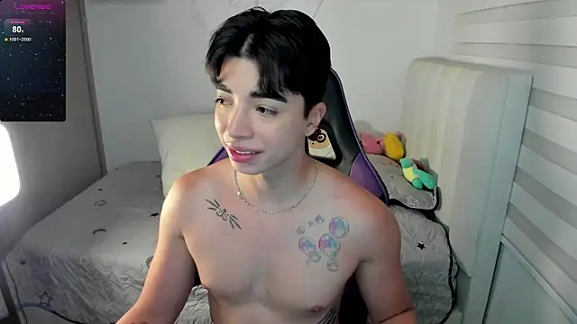 santy7v7 online show from November 9, 2025, 1:42 pm