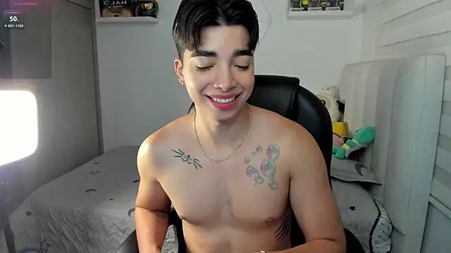 santy7v7 online show from November 22, 2025, 1:10 pm