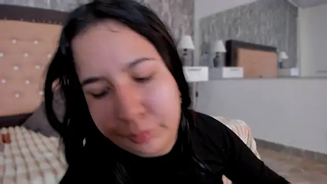 Lia sarahi online show from October 26, 2025, 12:22 pm