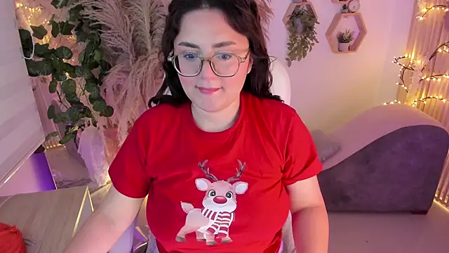 paulinacostello online show from November 25, 2025, 1:05 am