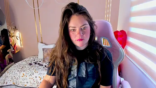 Snapshot of lena_paulxo chatting on July 12, 2026, 1:57 pm lena paulxo online show from July 12, 2026, 1:57 pm