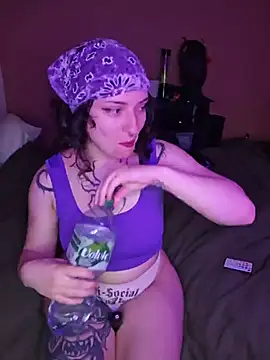 Snapshot of Moxxxie chatting on June 5, 2026, 1:50 pm Moxxxie online show from June 5, 2026, 1:50 pm
