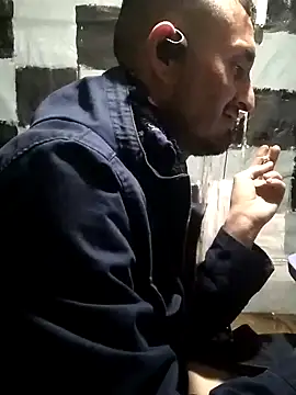 Wero4200 online show from April 14, 2026, 7:14 am