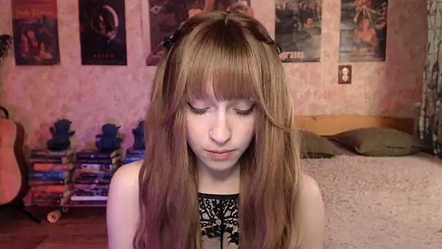 Friendly Ellie online show from April 22, 2026, 1:12 pm