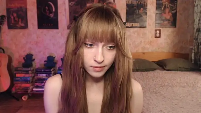 Snapshot of Friendly_Ellie chatting on May 2, 2026, 12:26 am Friendly Ellie online show from May 2, 2026, 12:26 am