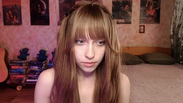 Snapshot of Friendly_Ellie chatting on May 29, 2026, 12:19 am Friendly Ellie online show from May 29, 2026, 12:19 am