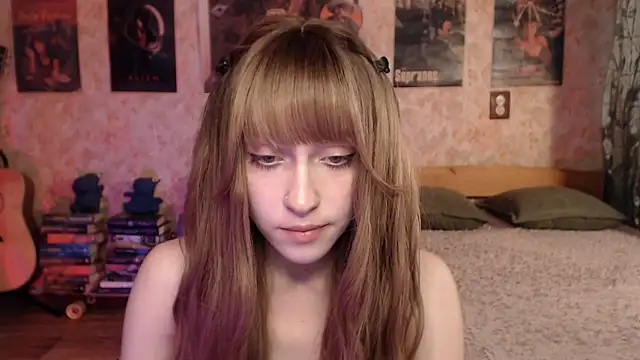 Snapshot of Friendly_Ellie chatting on June 2, 2026, 12:34 am Friendly Ellie online show from June 2, 2026, 12:34 am