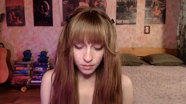 Snapshot of Friendly_Ellie chatting on June 5, 2026, 1:17 pm Friendly Ellie online show from June 5, 2026, 1:17 pm