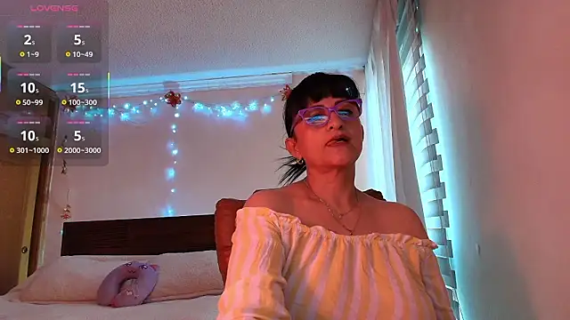 ISABEEL SOFIA01 online show from February 27, 2026, 2:39 pm