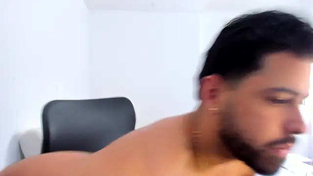 Justyn Torres online show from October 23, 2025, 12:59 pm