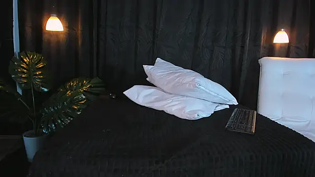 CelinayHanck online show from March 21, 2025, 3:57 pm