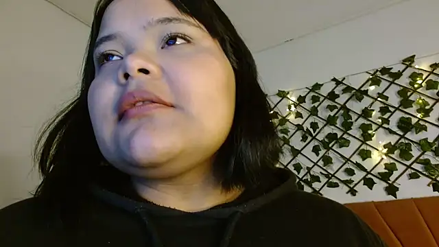 sexychubby    online show from February 28, 2025, 9:55 pm