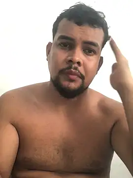 Snapshot of ElsecretodeBruno chatting on June 2, 2026, 2:41 pm ElsecretodeBruno online show from June 2, 2026, 2:41 pm