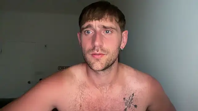 Snapshot of lukegunn chatting on May 28, 2026, 11:02 pm lukegunn online show from May 28, 2026, 11:02 pm