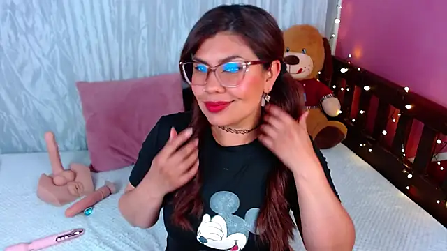 Queenamazon1 online show from October 28, 2025, 3:43 am