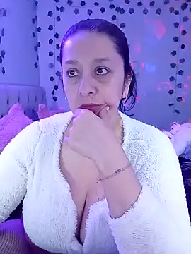 camilalatti online show from January 26, 2025, 10:02 pm